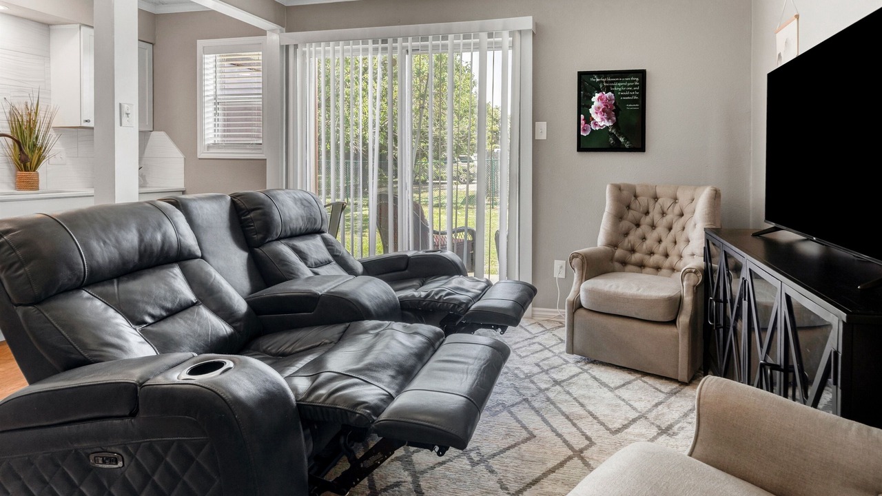 Photo of Livingroom in College Station