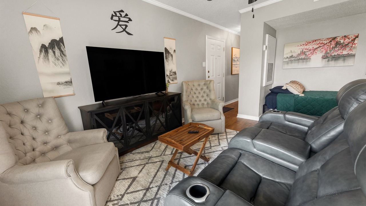 Photo of Livingroom in College Station