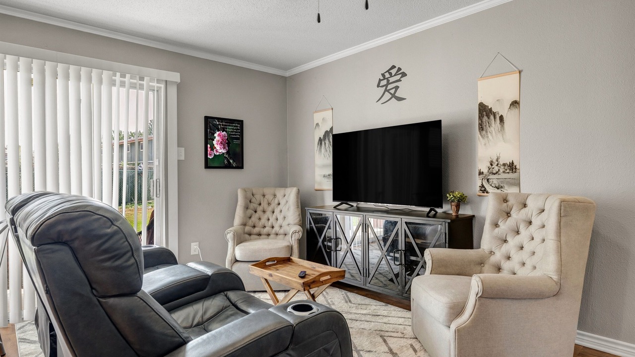 Photo of Livingroom in College Station