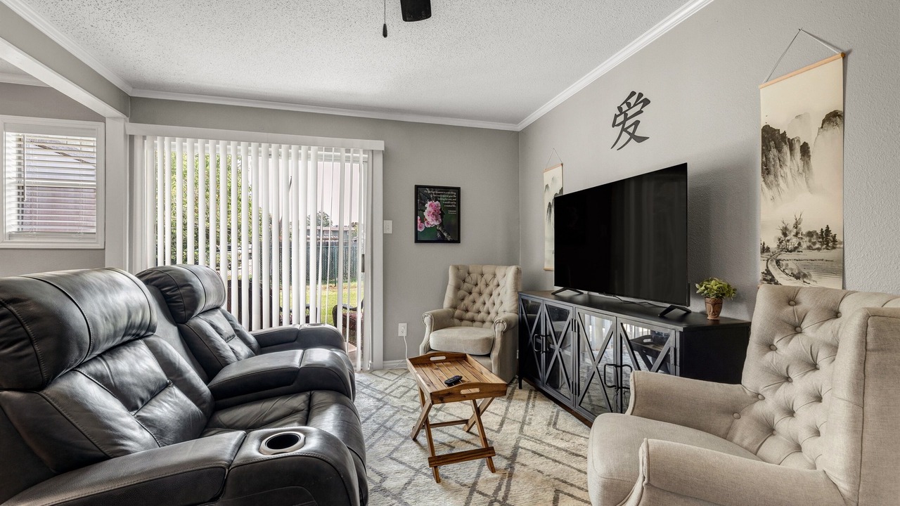 Photo of Livingroom in College Station