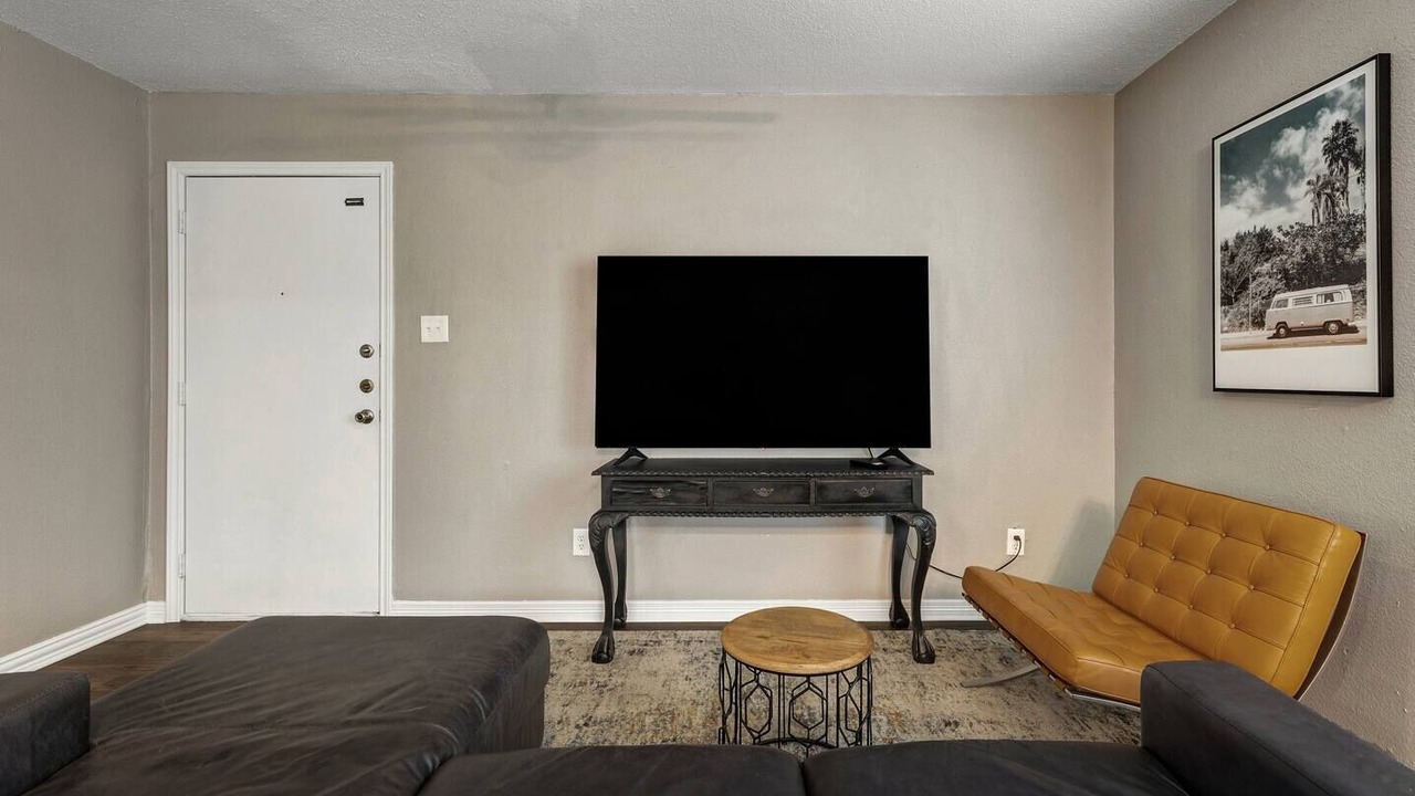 Photo of Livingroom in College Station