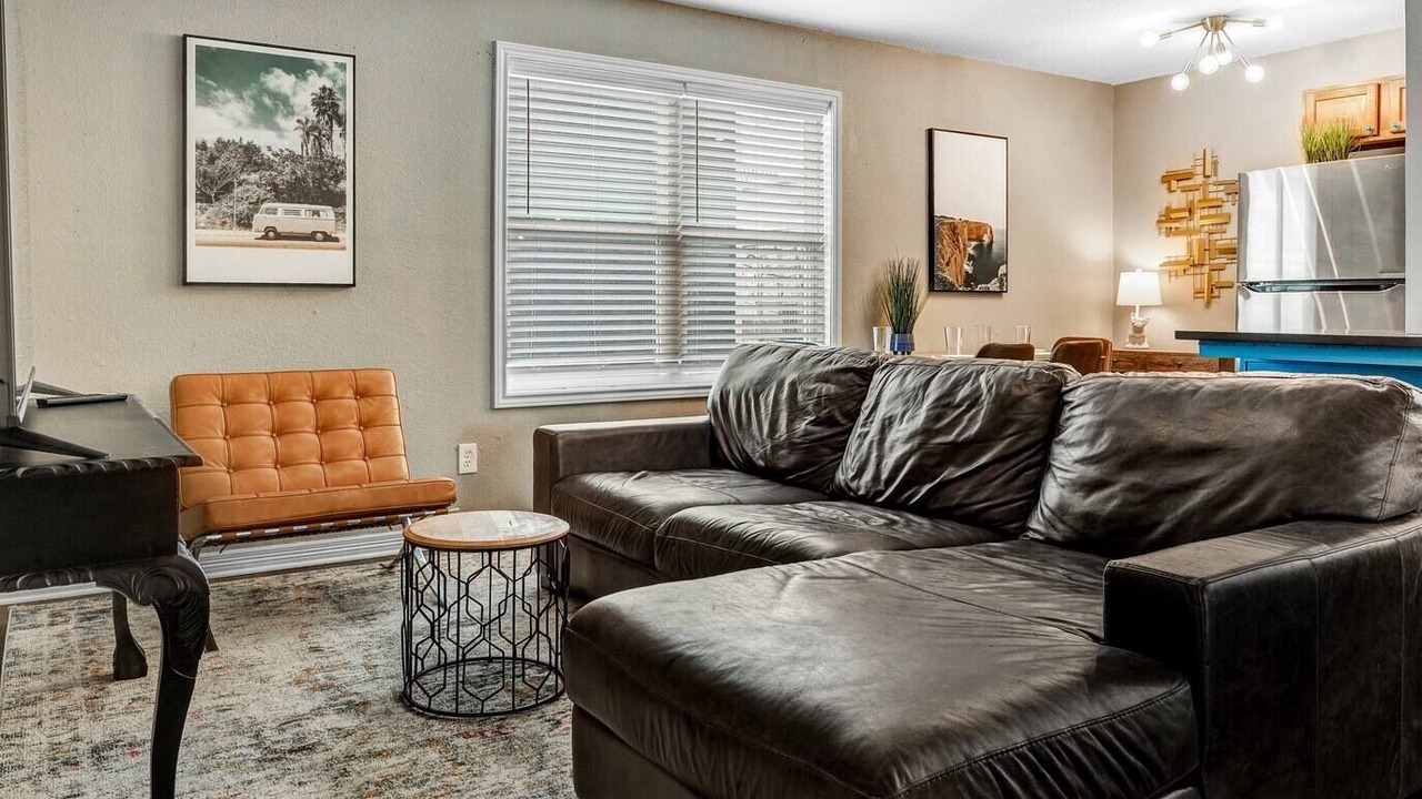 Photo of Livingroom in College Station