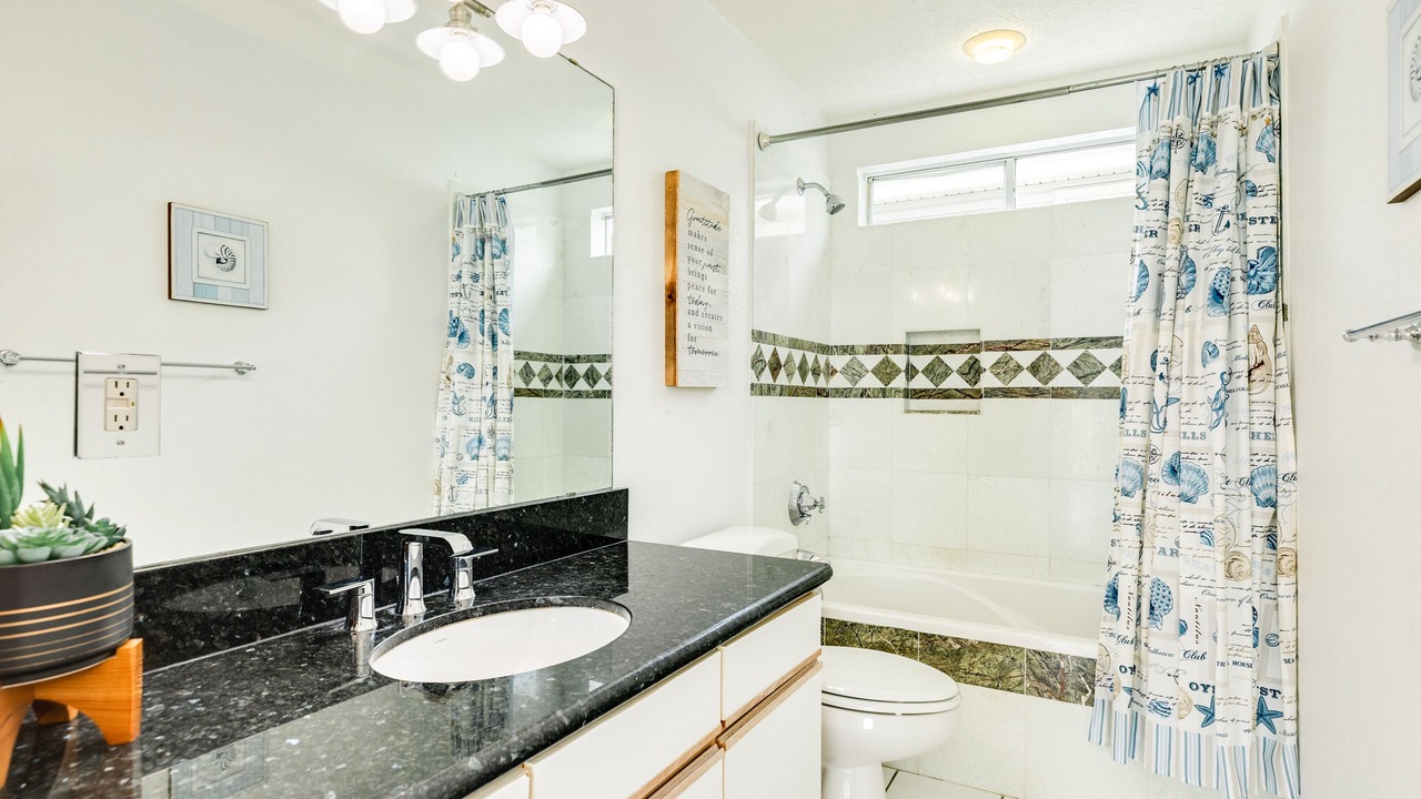 Photo of Bathroom in Pirates Beach West