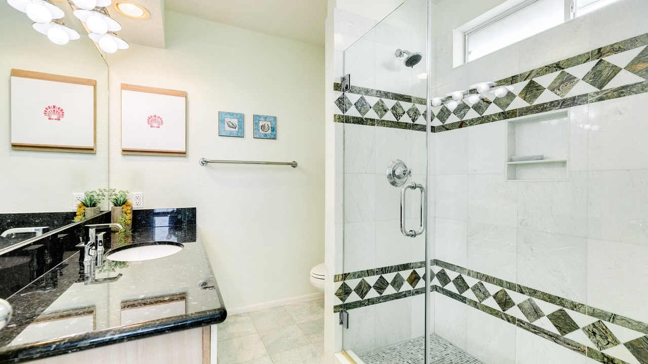 Photo of Bathroom in Pirates Beach West
