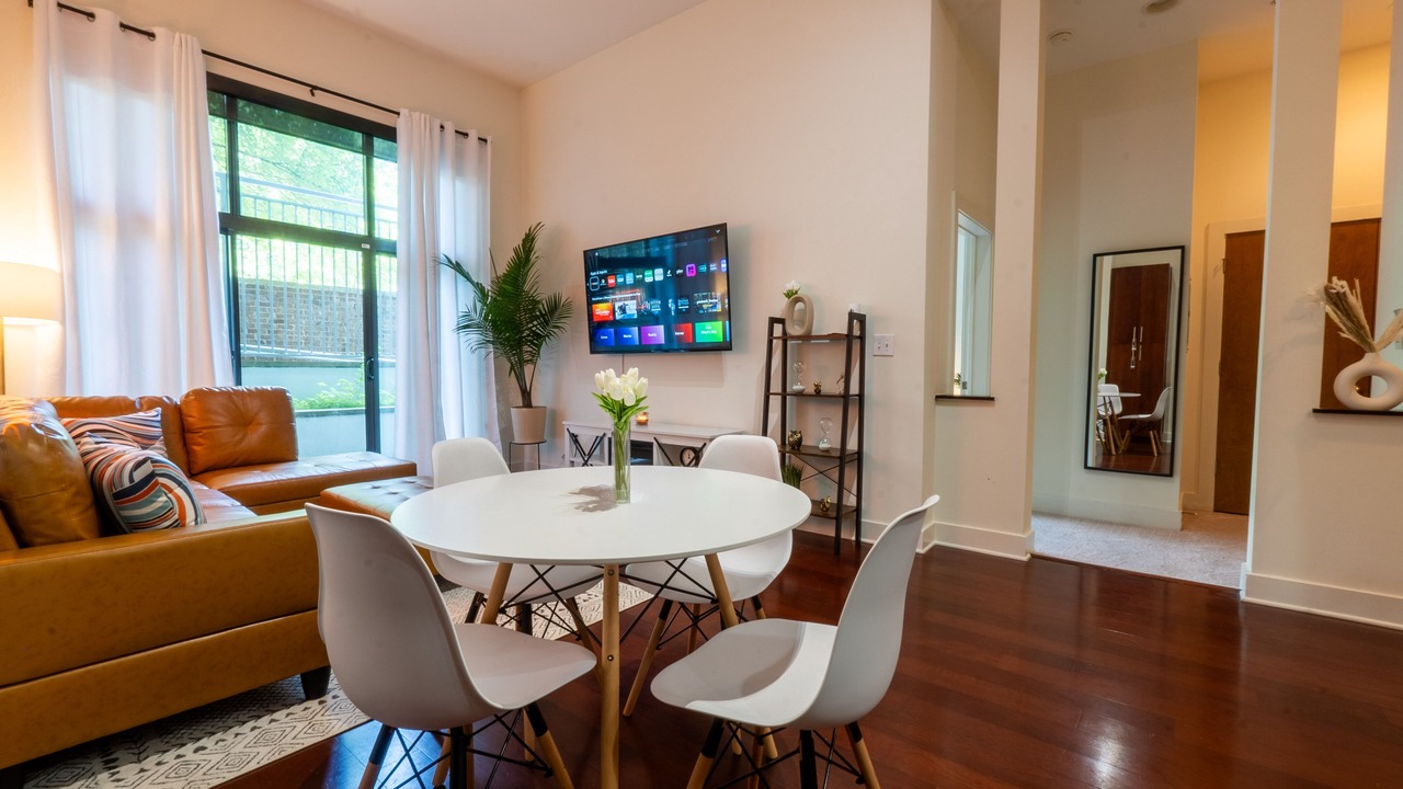 Photo of Others in Lindbergh