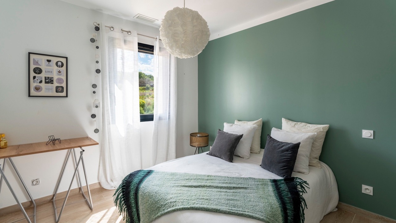 Photo of Bedroom in Saint-Andre-d'Olerargues