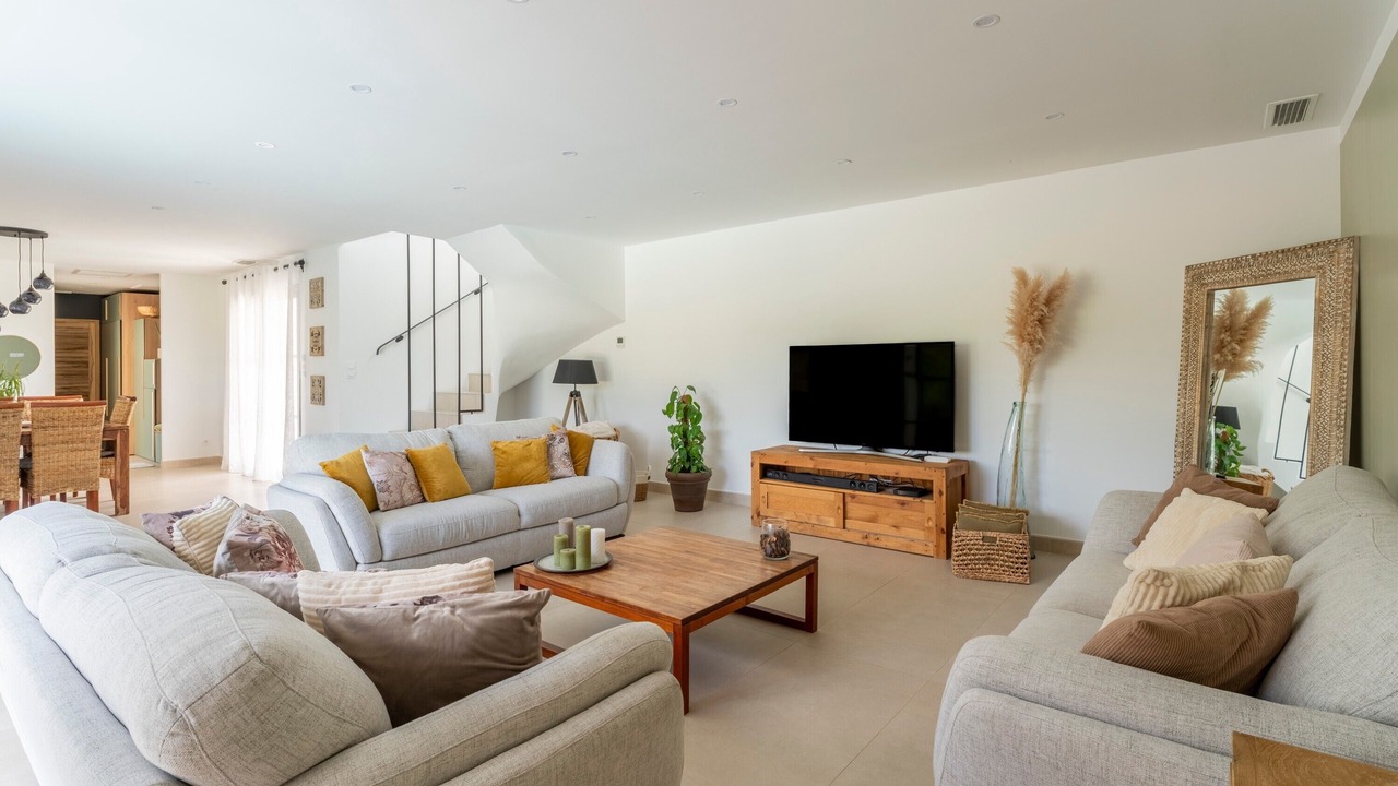 Photo of Livingroom in Saint-Andre-d'Olerargues