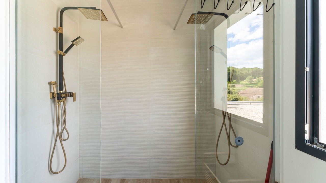 Photo of Bathroom in Saint-Andre-d'Olerargues