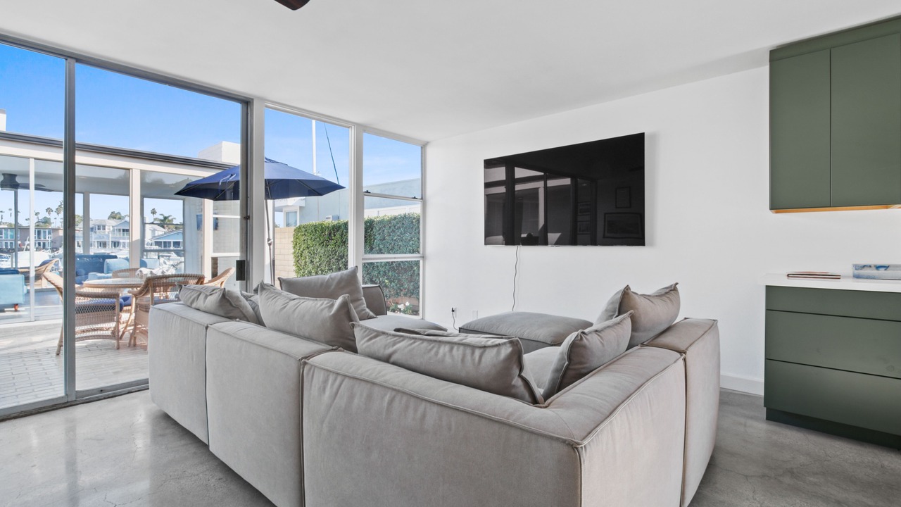 Photo of Livingroom in Huntington Harbour