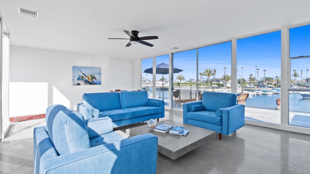 Photo of Livingroom in Huntington Harbour