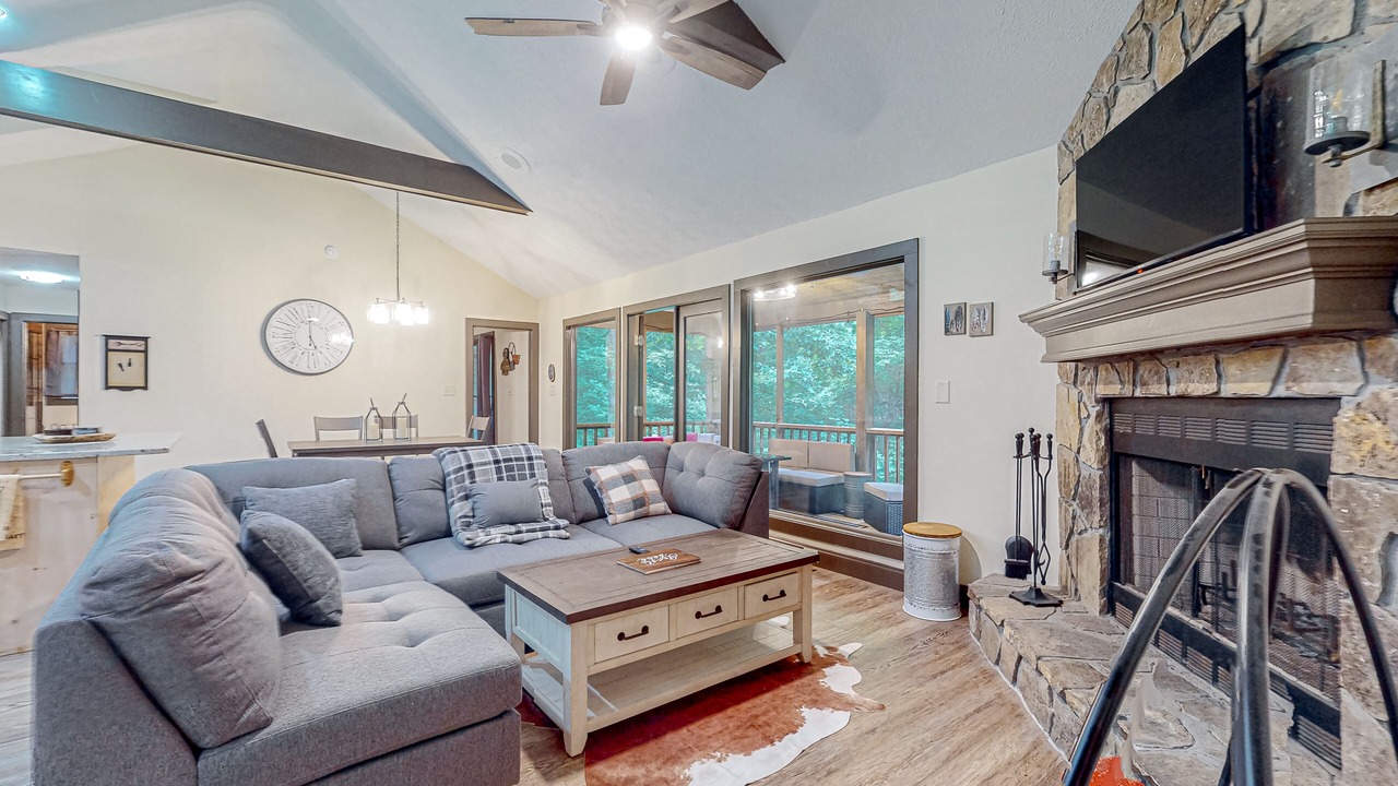 Photo of Livingroom in Young Harris