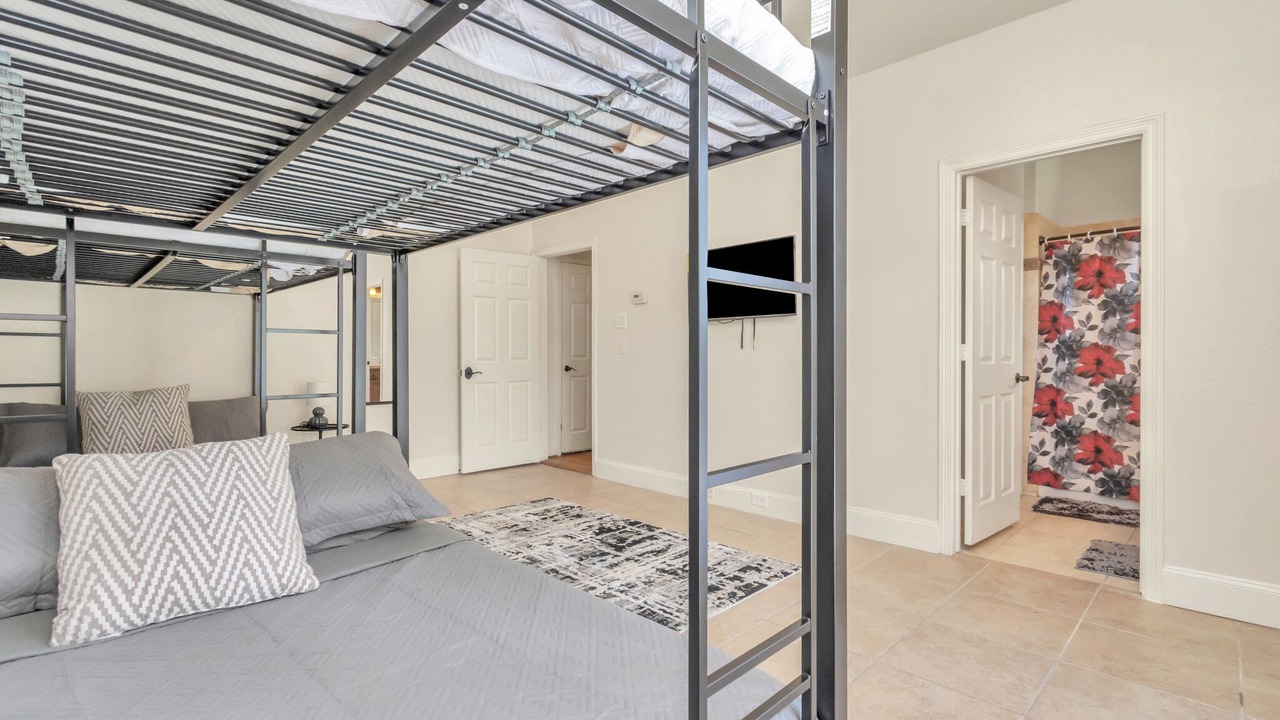 Photo of Bedroom in Woodlake - Briar Meadow