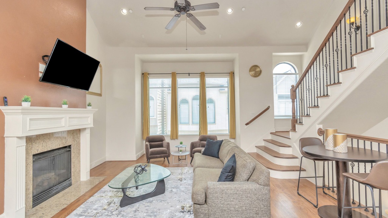 Photo of Livingroom in Woodlake - Briar Meadow