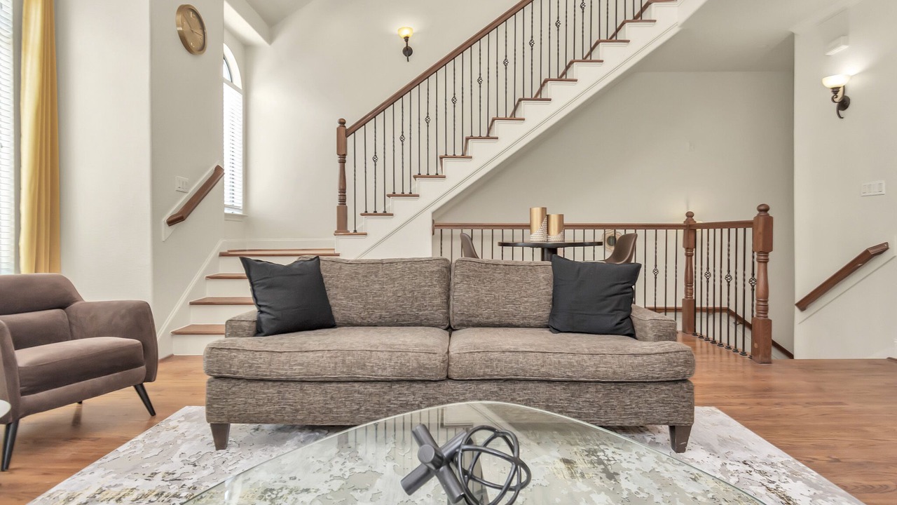 Photo of Livingroom in Woodlake - Briar Meadow