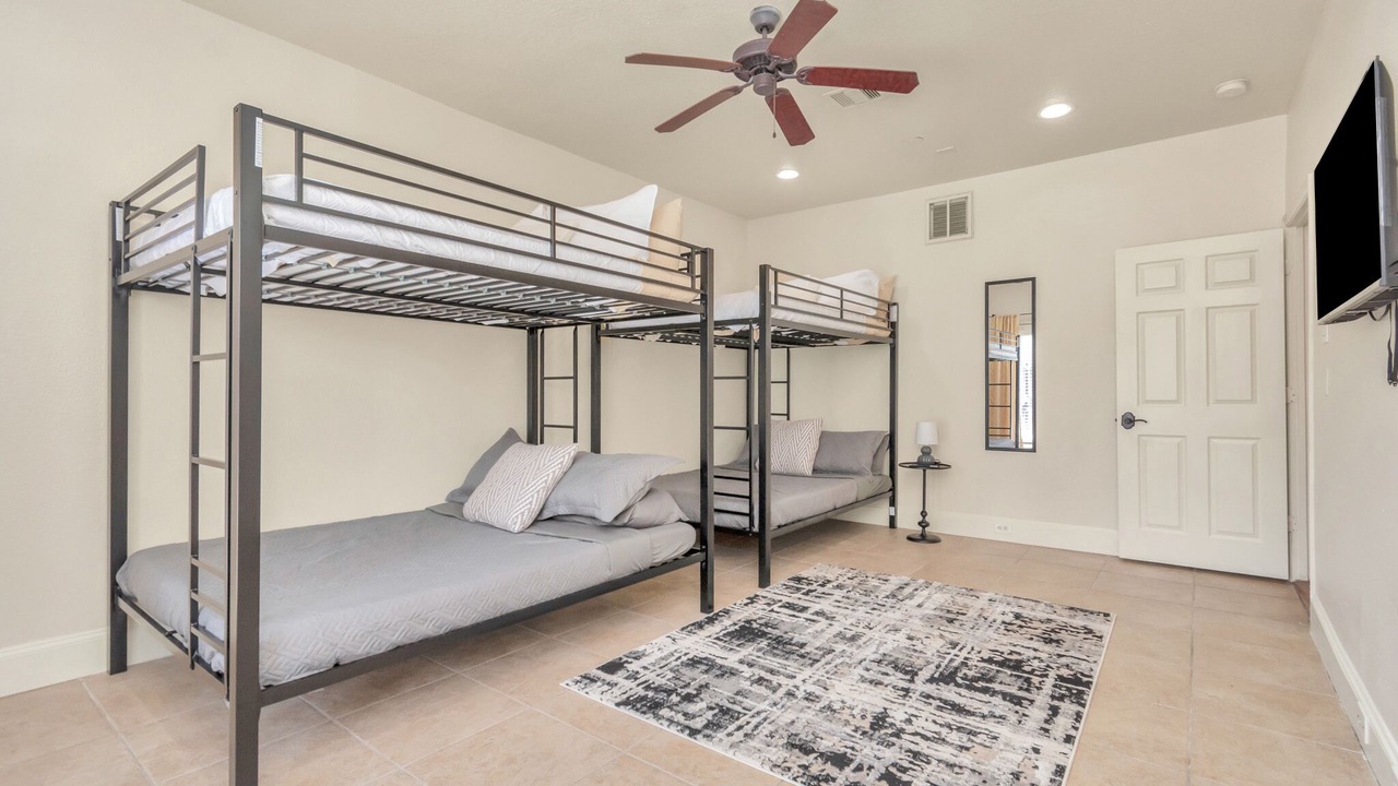 Photo of Bedroom in Woodlake - Briar Meadow