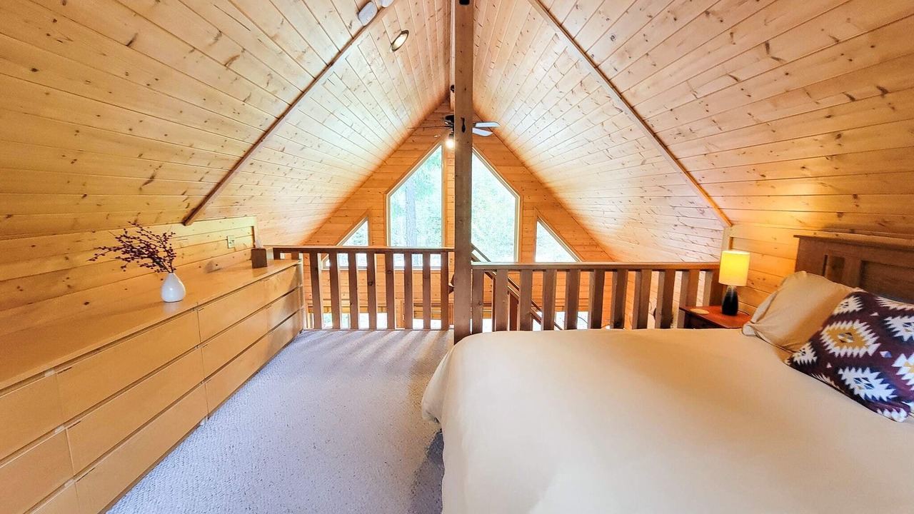 Photo of Bedroom in Mazama