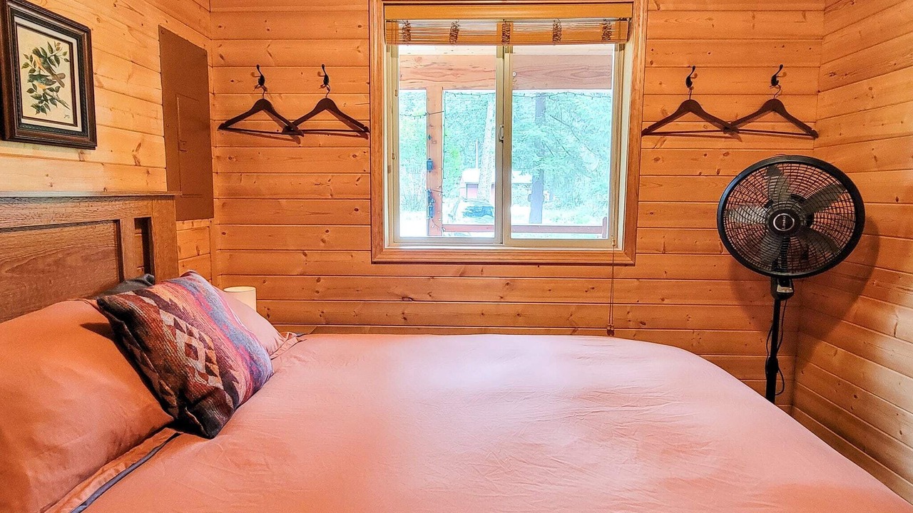 Photo of Bedroom in Mazama