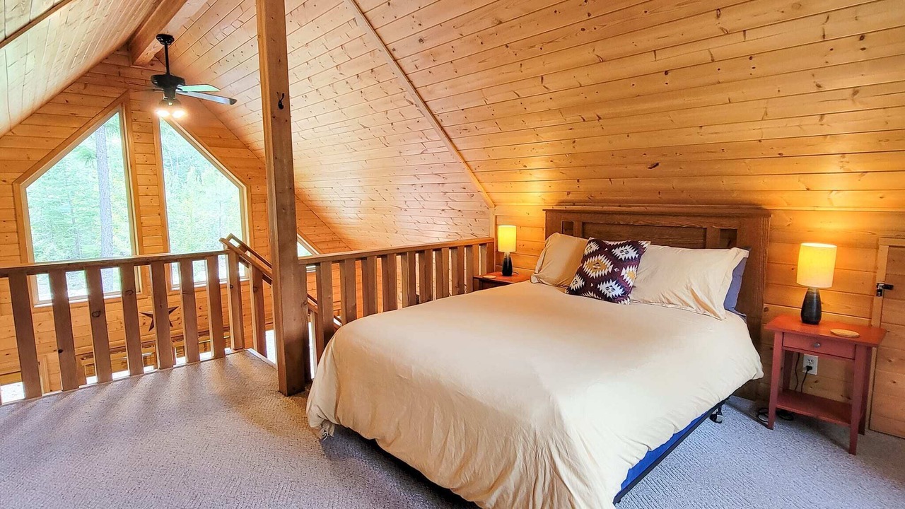 Photo of Bedroom in Mazama