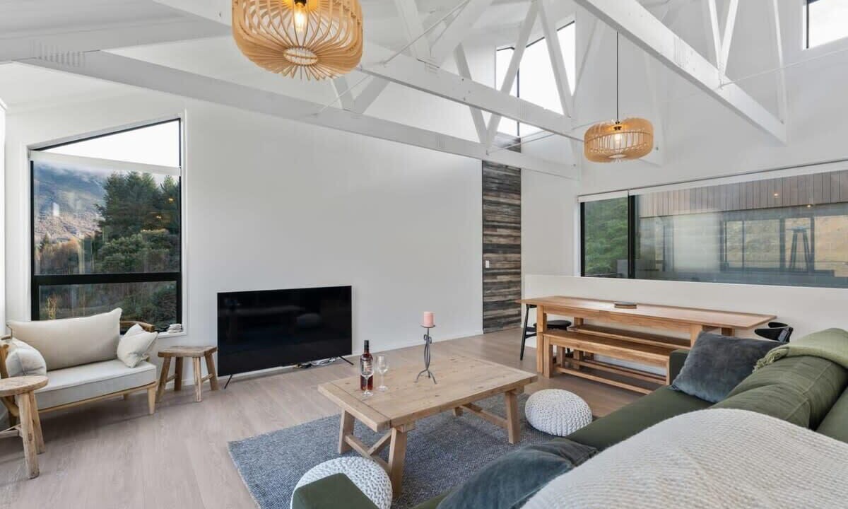 Photo of Livingroom in Arthur's Point