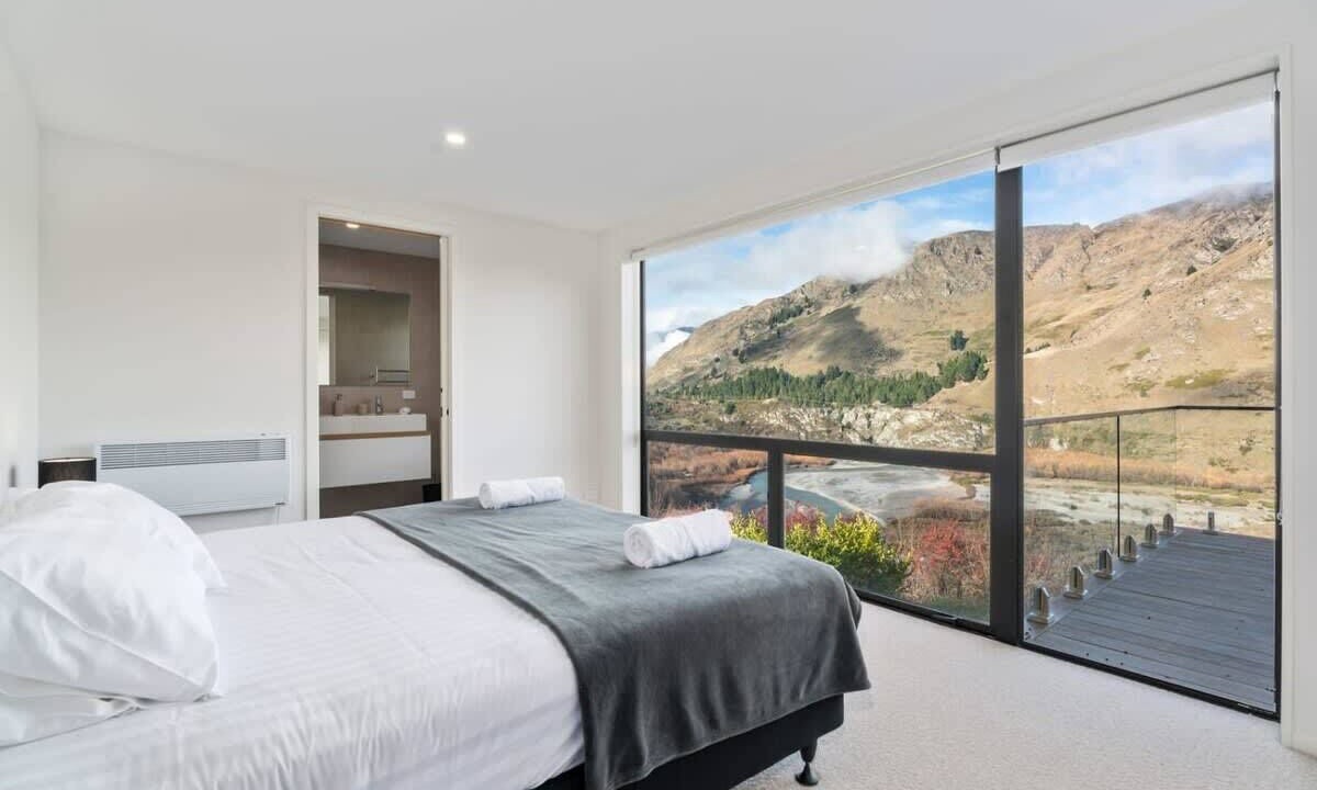 Photo of Bedroom in Arthur's Point