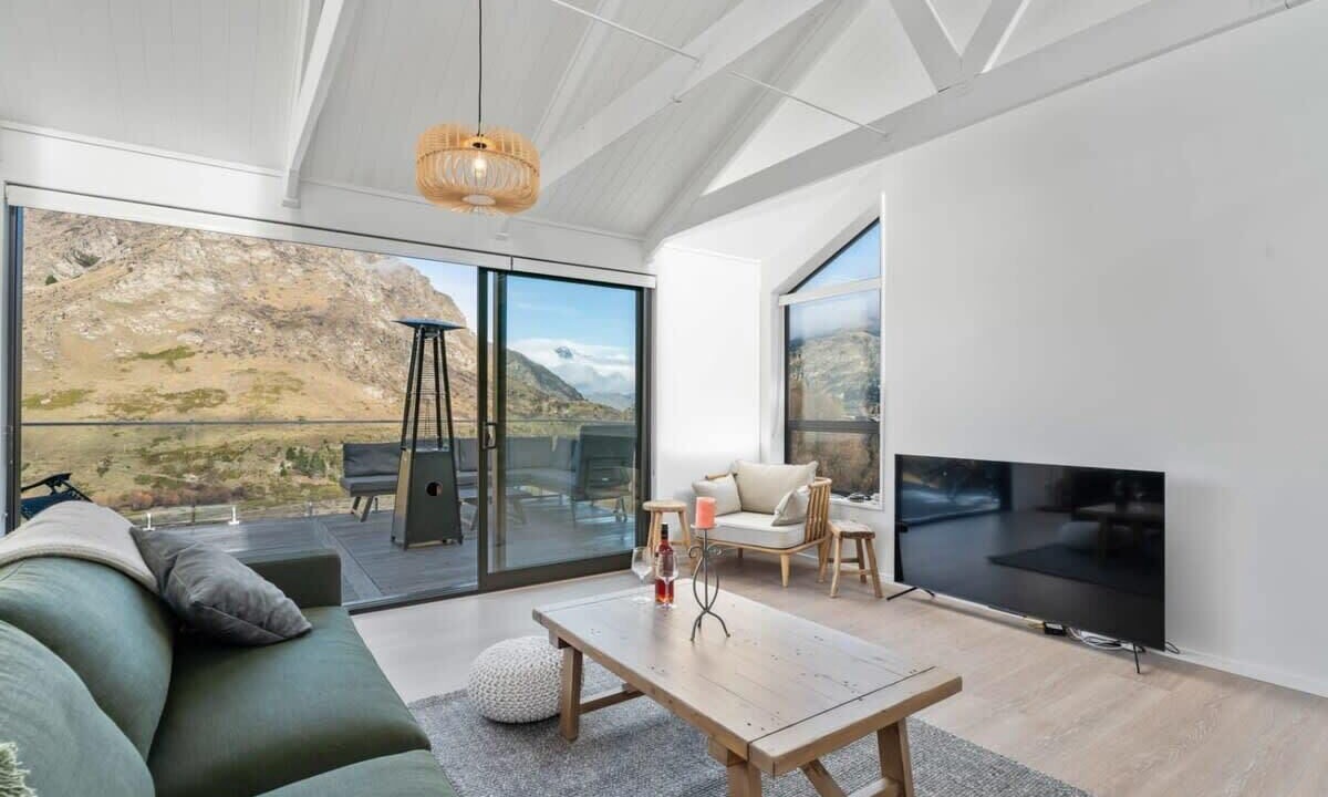 Photo of Livingroom in Arthur's Point