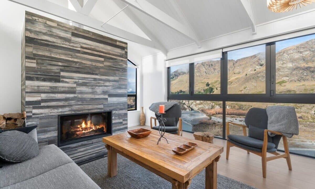 Photo of Livingroom in Arthur's Point