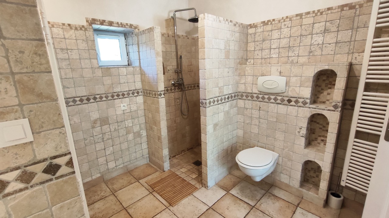 Photo of Bathroom in Simiane-la-Rotonde