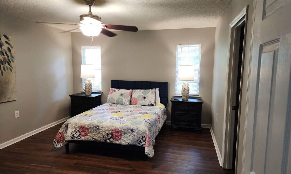 Photo of Bedroom in Midway
