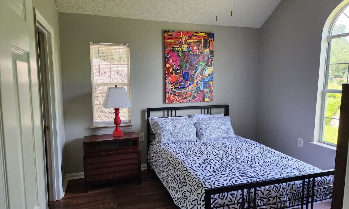 Photo of Bedroom in Midway