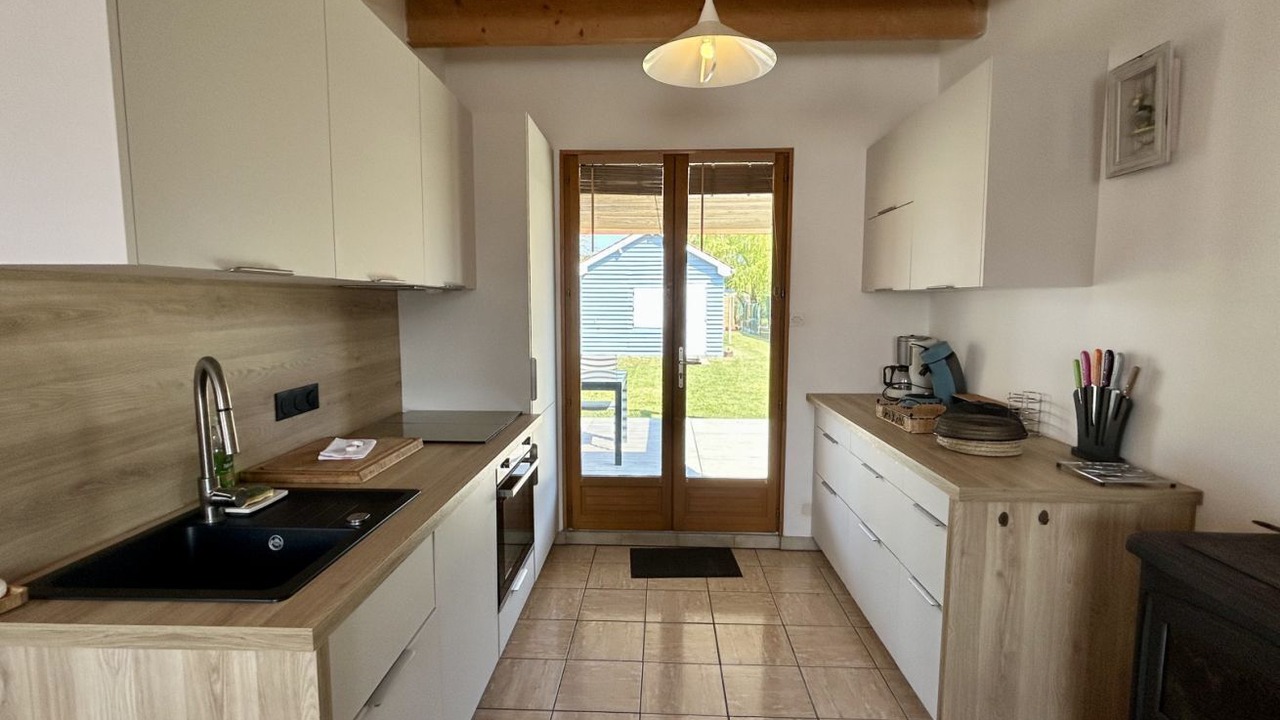 Photo of Kitchen in Saint-Quentin-en-Tourmont