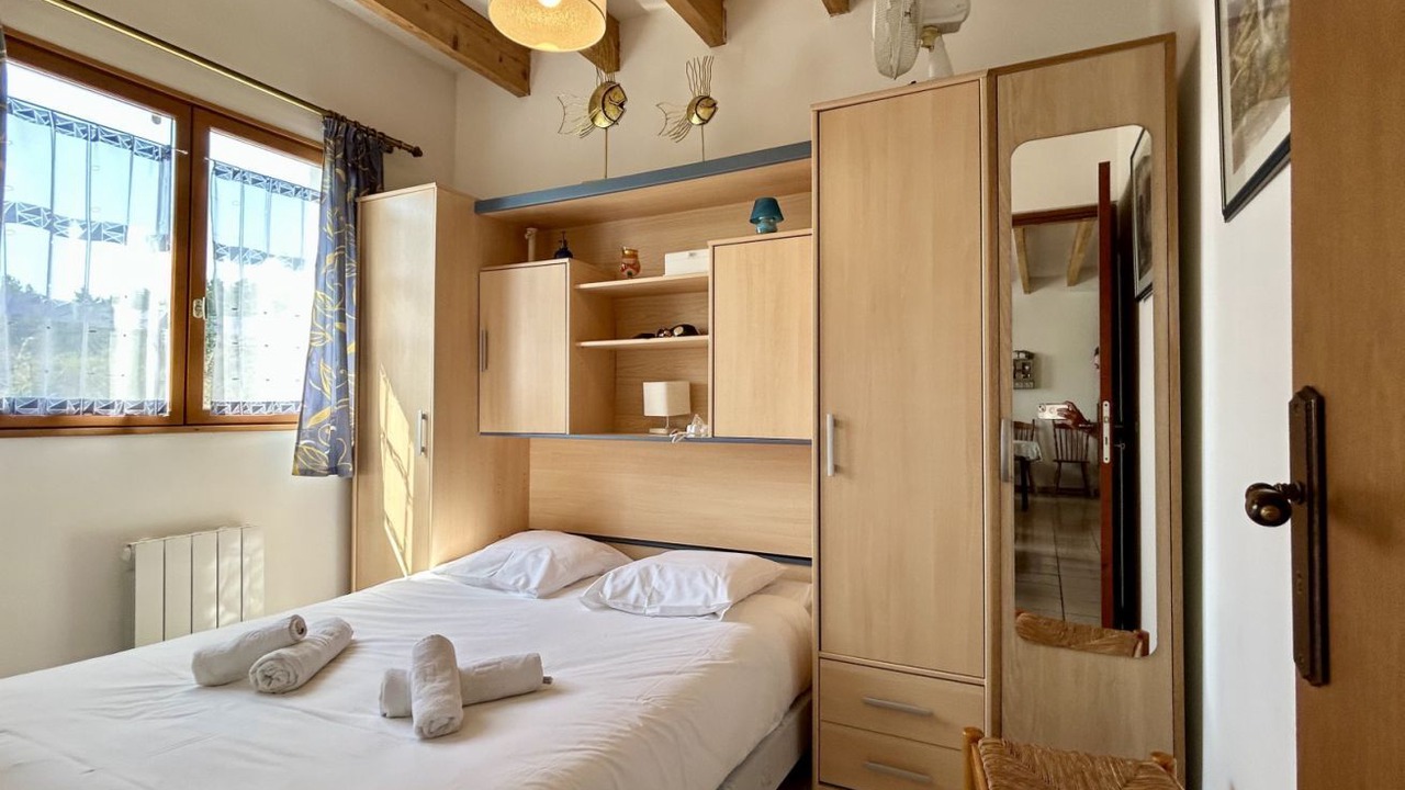 Photo of Bedroom in Saint-Quentin-en-Tourmont