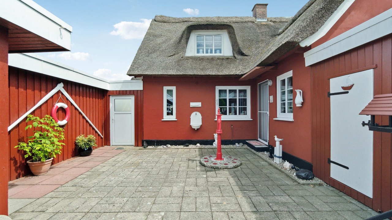 Photo of Others in Helsned