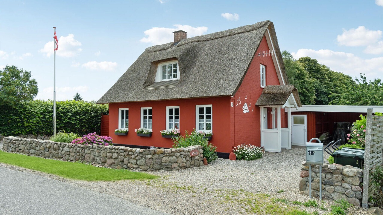 Photo of Others in Helsned
