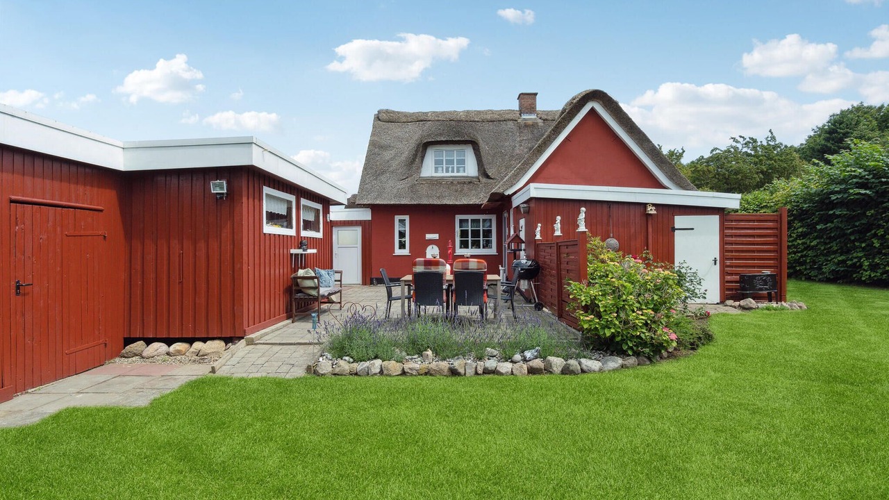 Photo of Others in Helsned