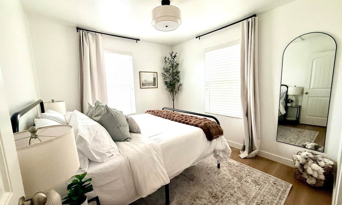 Photo of Bedroom in Sandy
