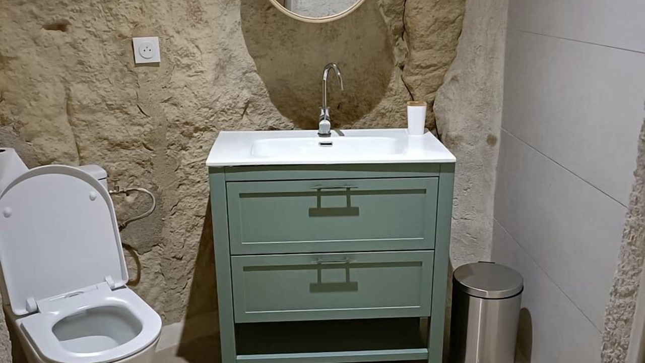 Photo of Bathroom in Loches