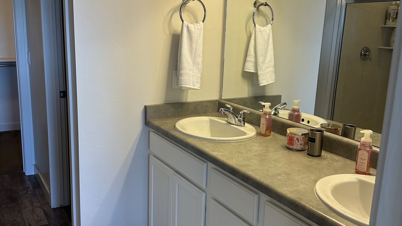 Photo of Bathroom in Daybreak