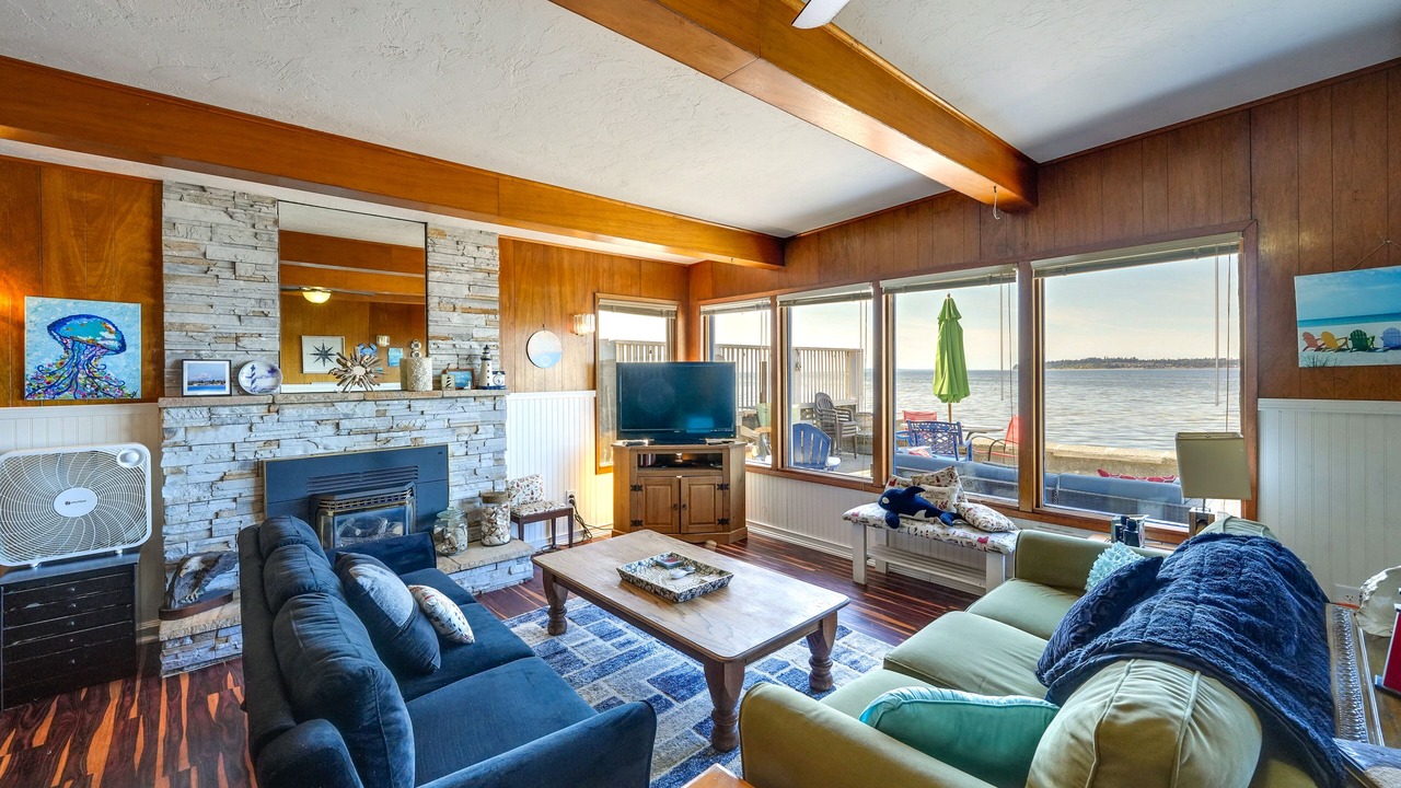 Photo of Livingroom in Birch Bay
