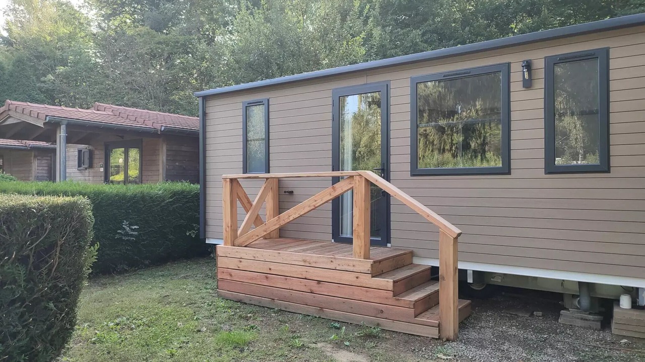 Photo of Outdoor in Leval