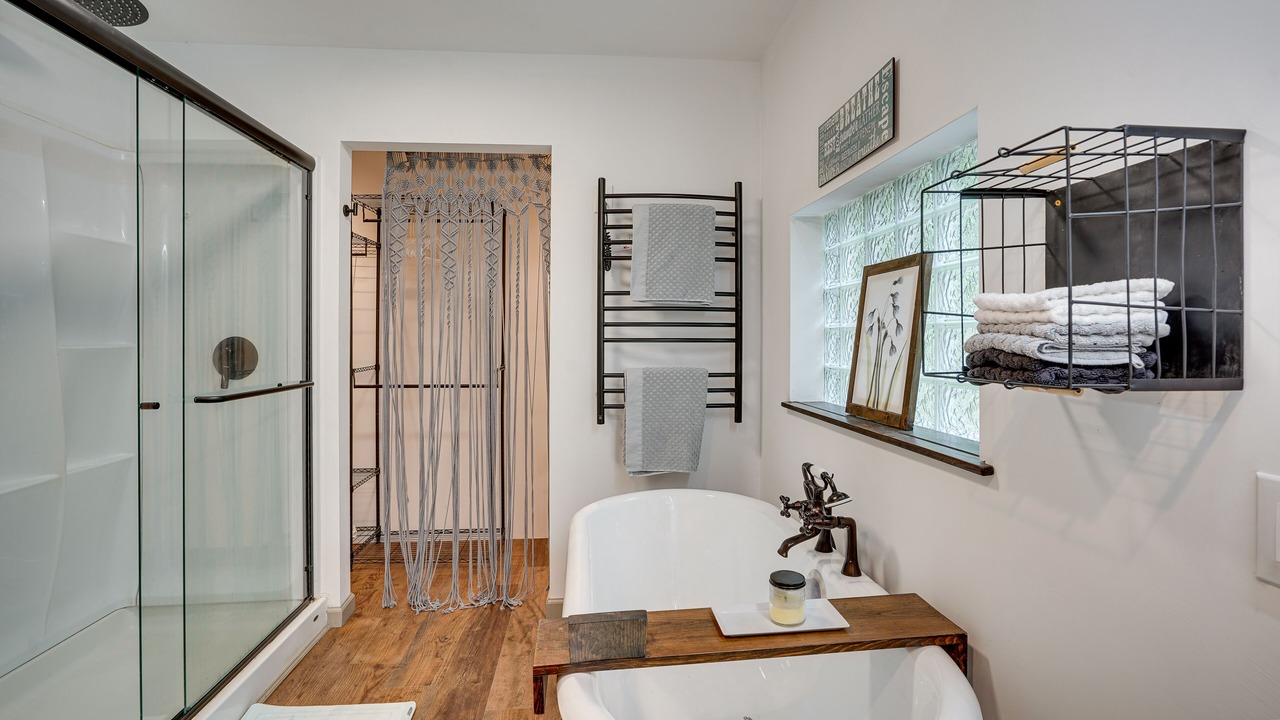 Photo of Bathroom in Marathon