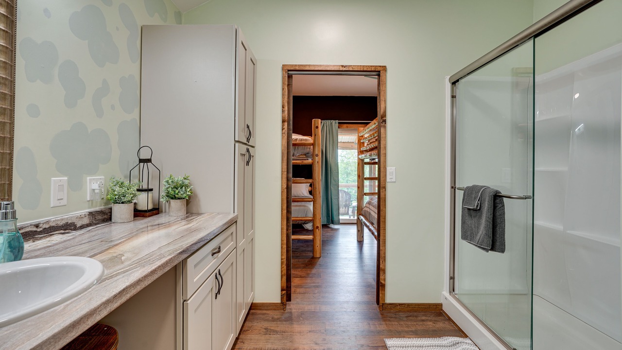 Photo of Bathroom in Marathon