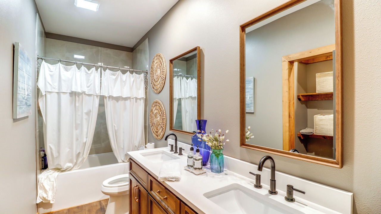 Photo of Bathroom in Drasco