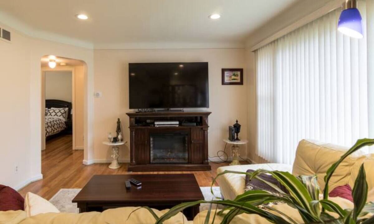 Photo of Livingroom in Oak Park