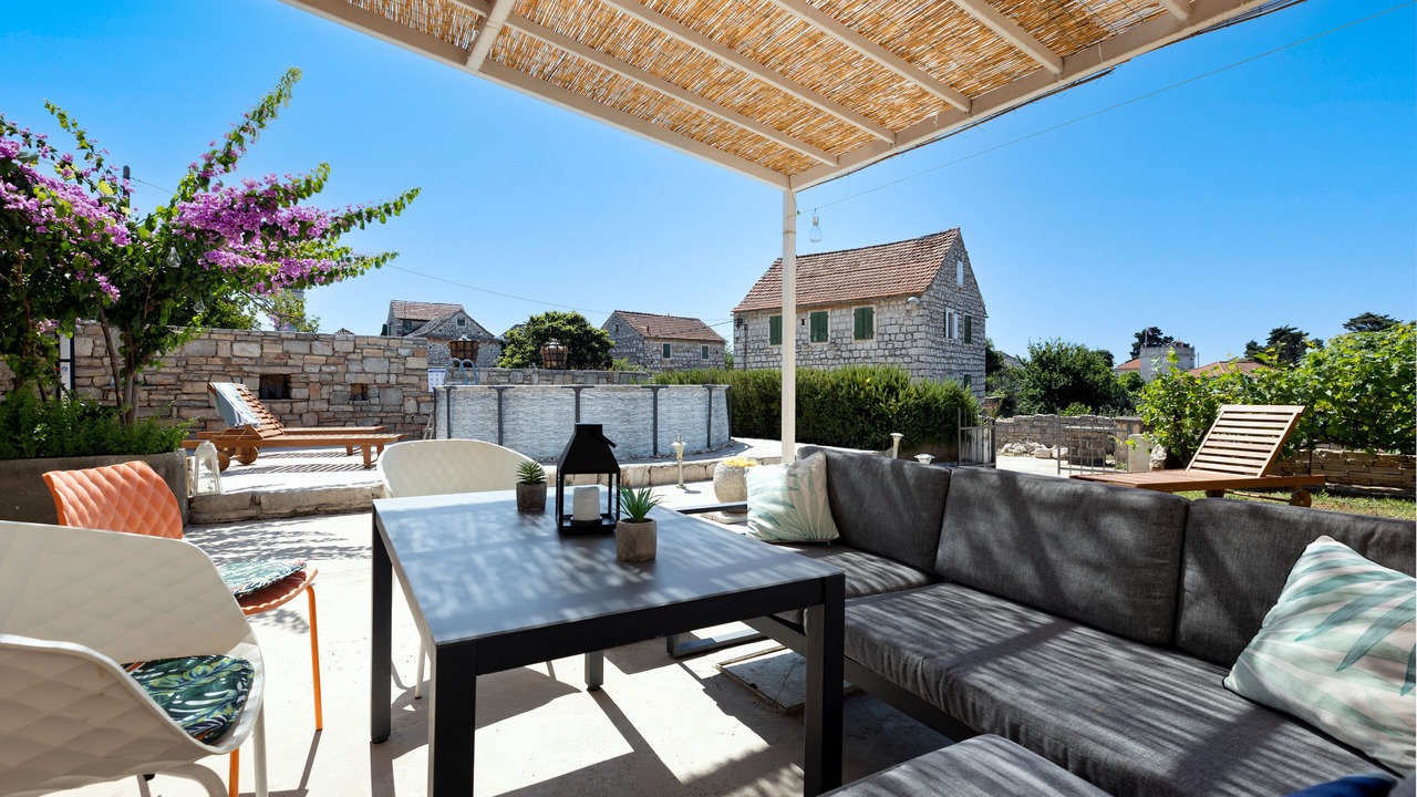 Photo of Outdoor in Grohote