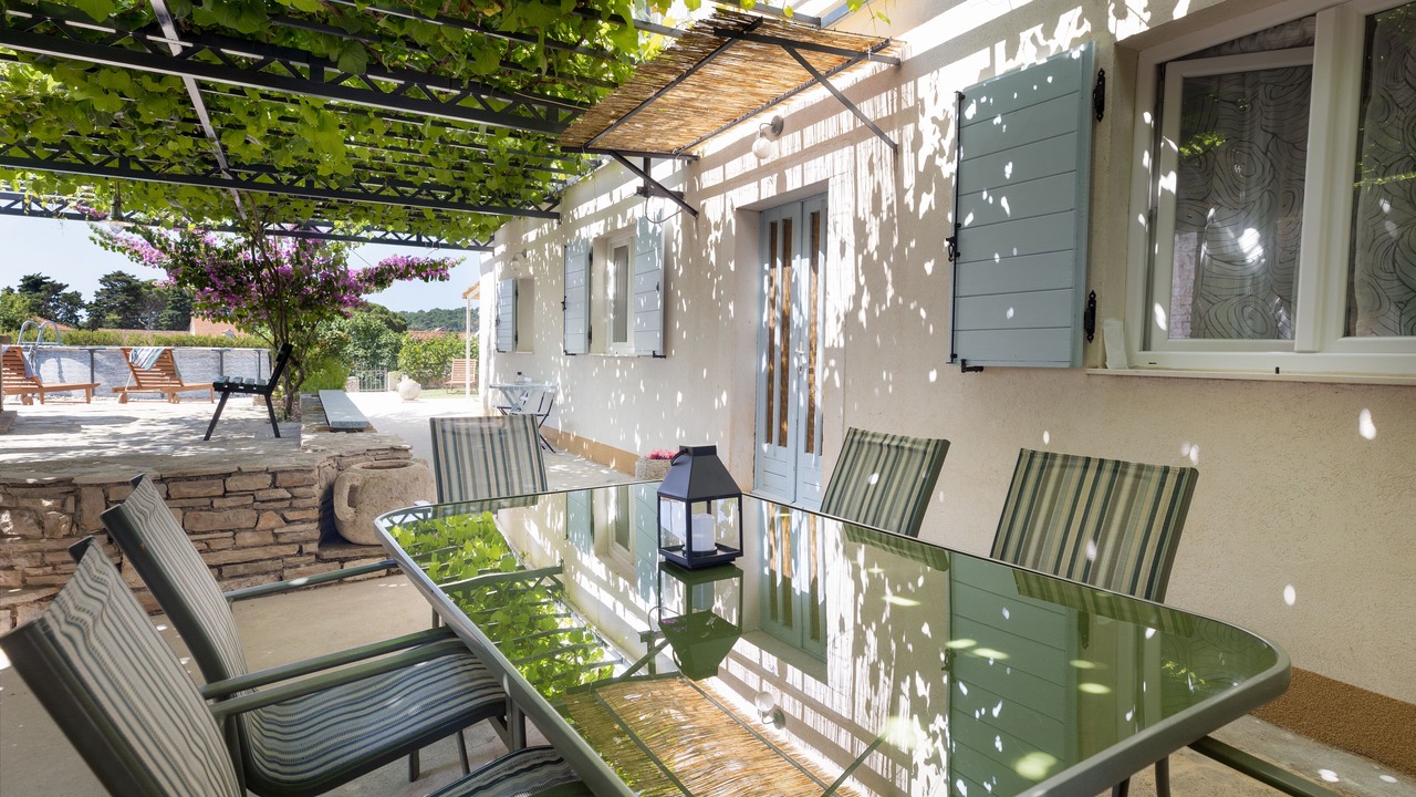 Photo of Outdoor in Grohote