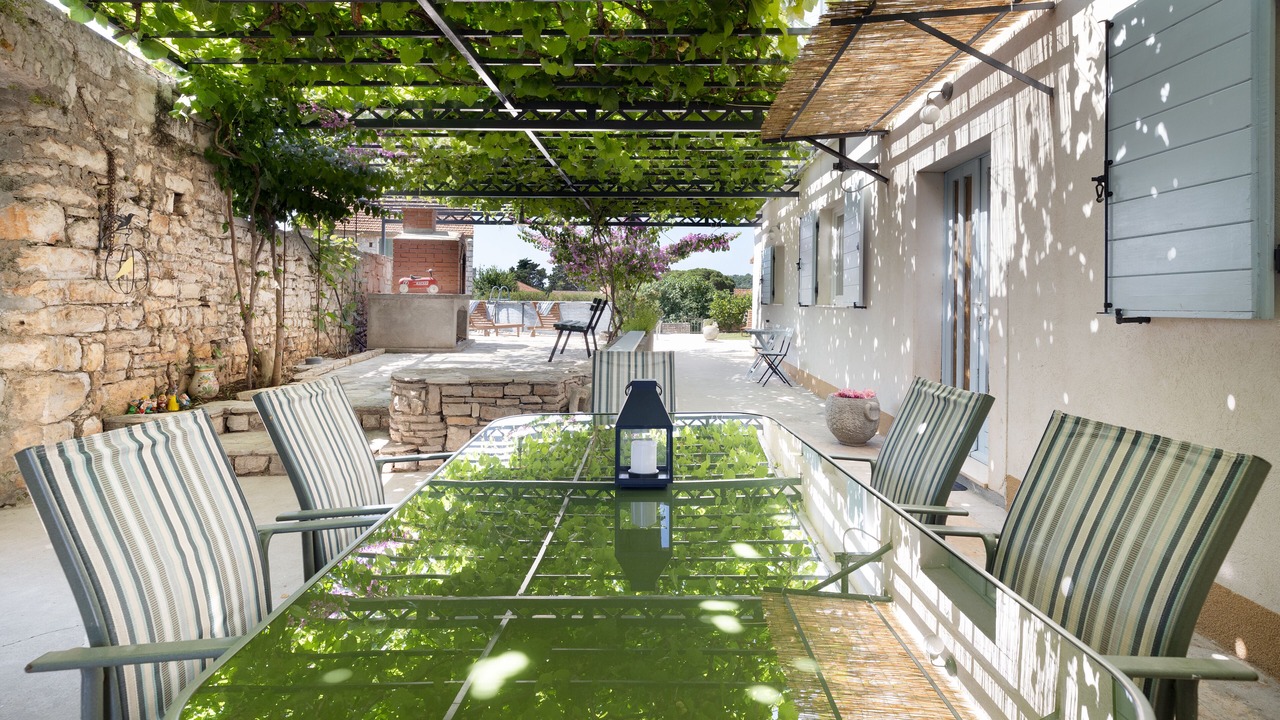 Photo of Outdoor in Grohote