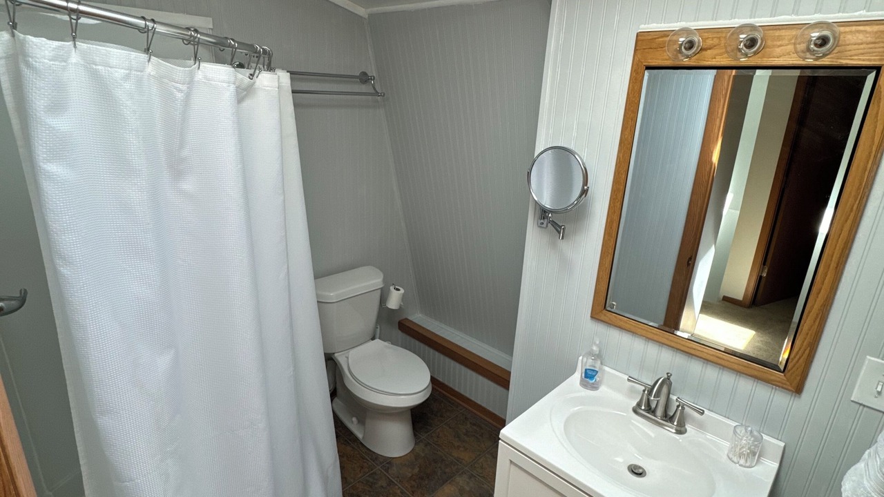 Photo of Bathroom in Conneaut Lakeshore
