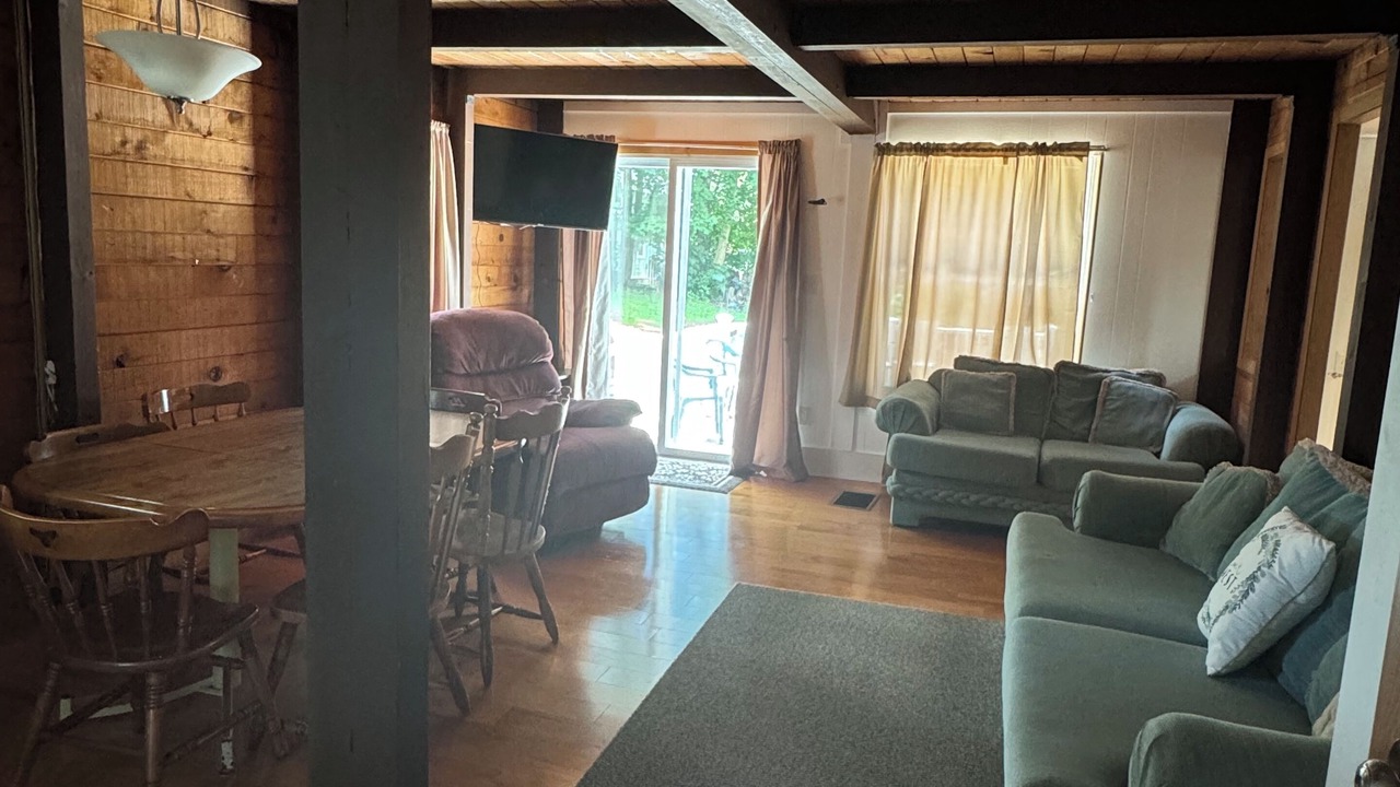 Photo of Livingroom in Conneaut Lakeshore
