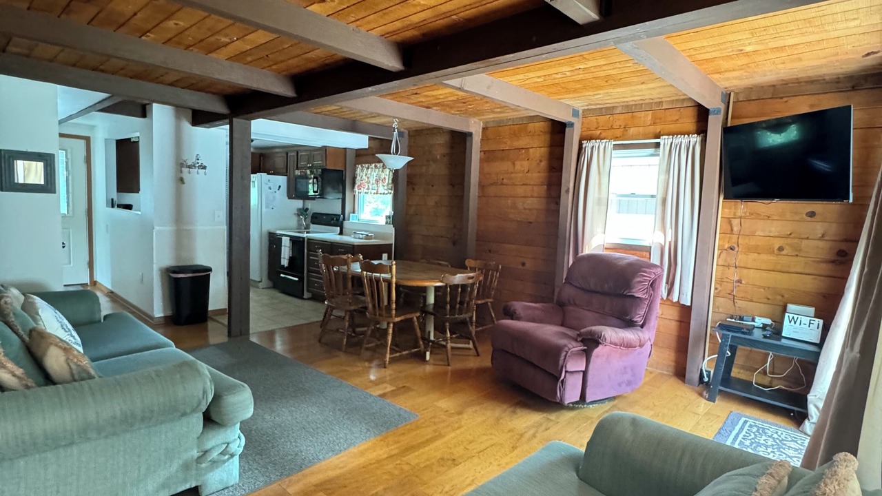 Photo of Livingroom in Conneaut Lakeshore