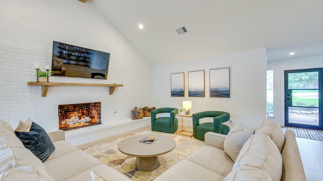 Photo of Livingroom in Enchanted Oaks